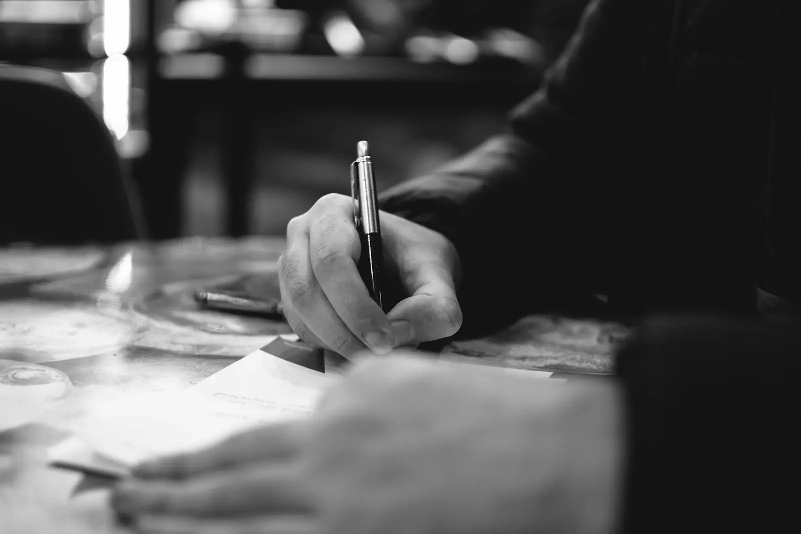 Reading and annotating a printed document with a pen